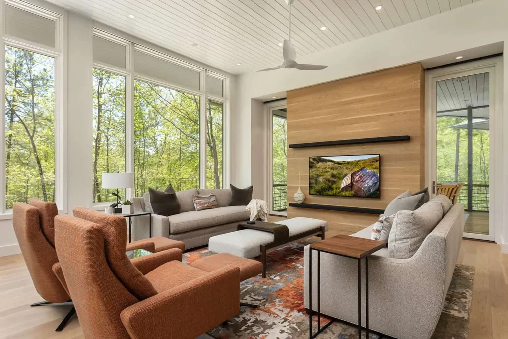 Small-living-room-with-natural-light-and-wood-accents